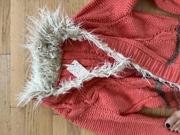 Free People Coral Sweater Cable Knit with Faux Fur Collar Size Large - Picture 4 of 4